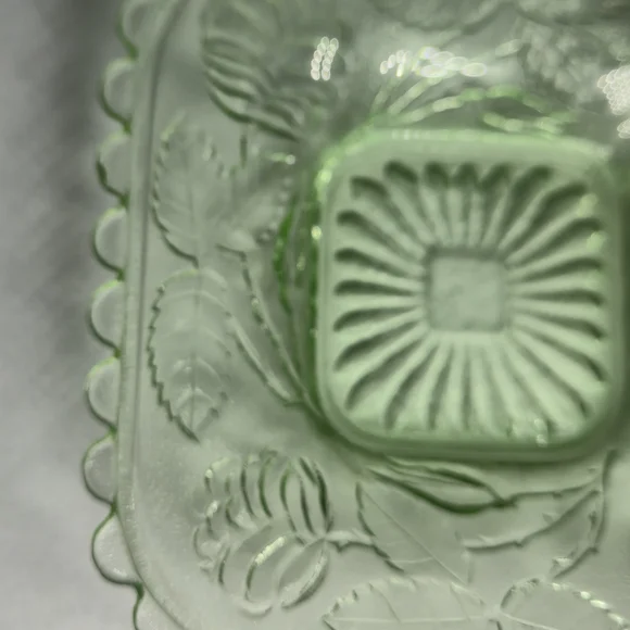 Crown Crystal Green Depression Glass Rose Sunburst Square Trinket Dish Tray - Picture 8 of 10